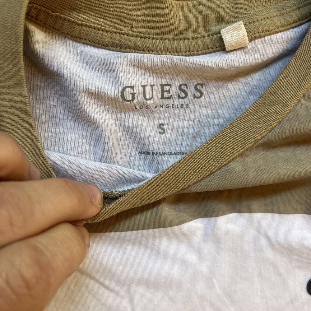 Guess: Los Angeles Patterned Tee Black Tan‎ Striped Color - Picture 3 of 4